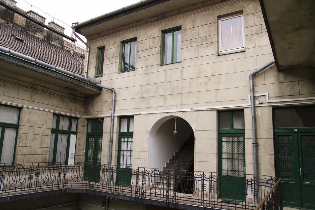 Somogyi Apartman Budapeste Exterior foto